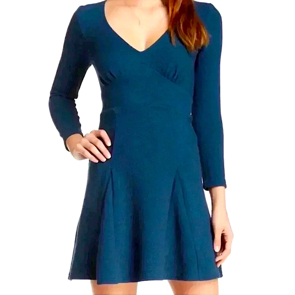 Free People Heartstopper Fit & Flare Teal
Keyhole Back Sweater Skater Dress S